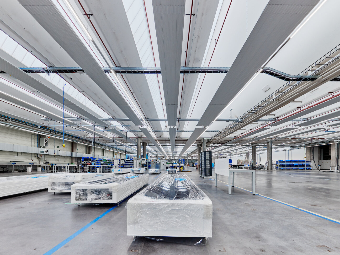 Zehnder ZFP, RHC, CP, Ceiling Panel, Zehnder, Reference, warehouse, production, hall, Rena, Mönchweiler