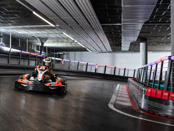 Zehnder_RHC_CP-ZIP_Referenz_reference-lane-go-kart-2 Zehnder ZFP, RHC, CP, Ceiling Panel, Zehnder, Reference