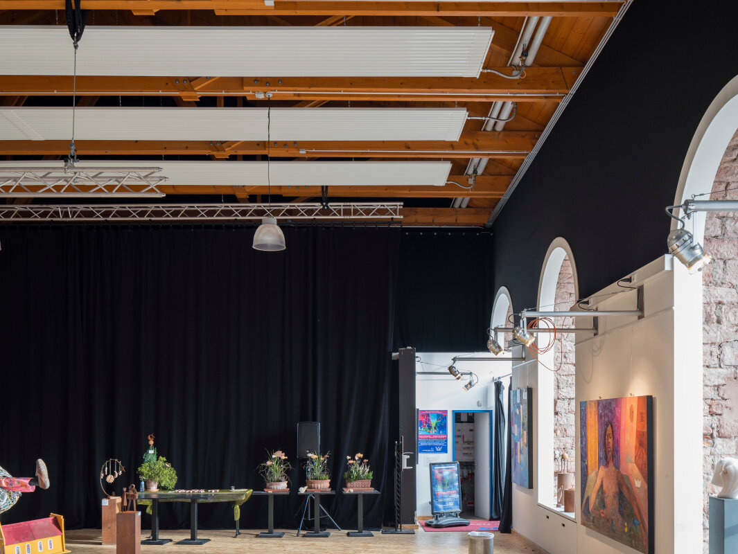 Reference Zehnder ZFP Heating and cooling ceilings 