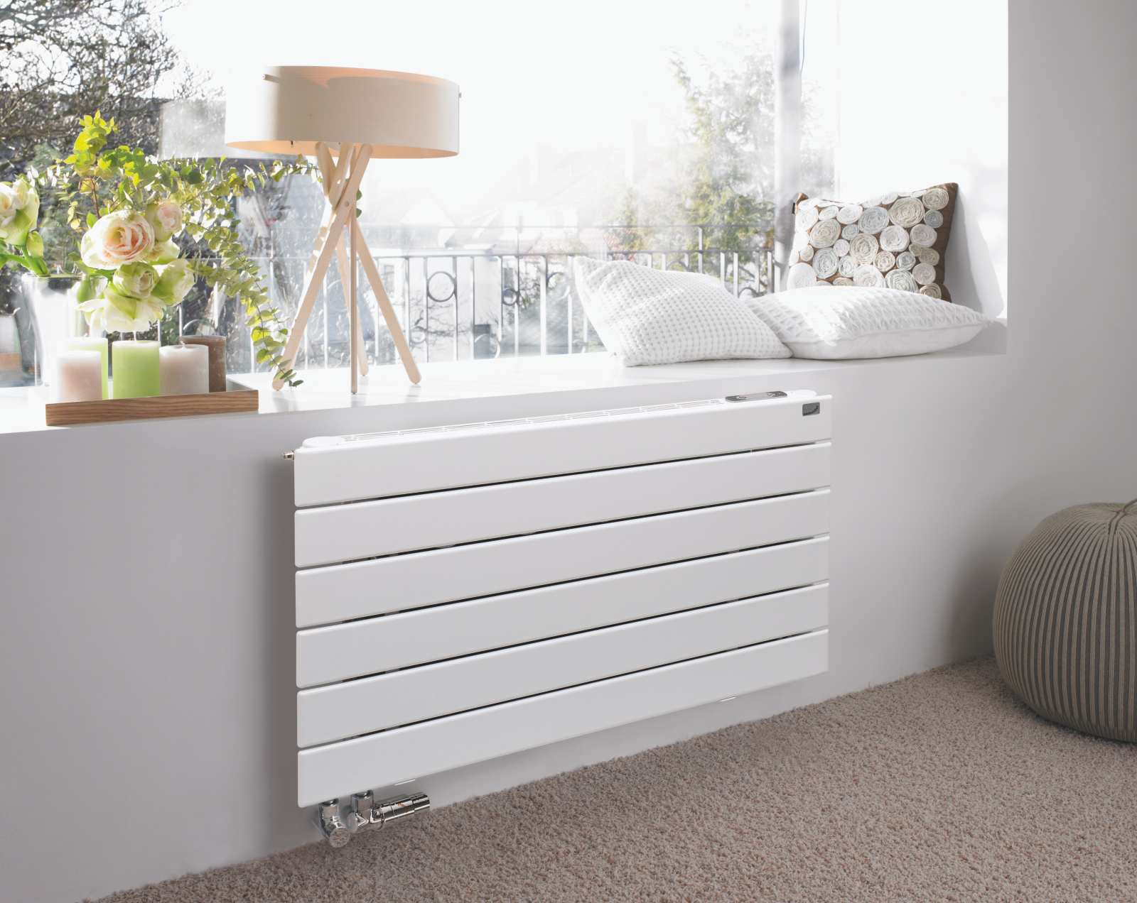 Zehnder_RAD_Nova-Neo-HY_Livingroom_print+web Rendering Zehnder Nova Neo Decorative radiator Front view