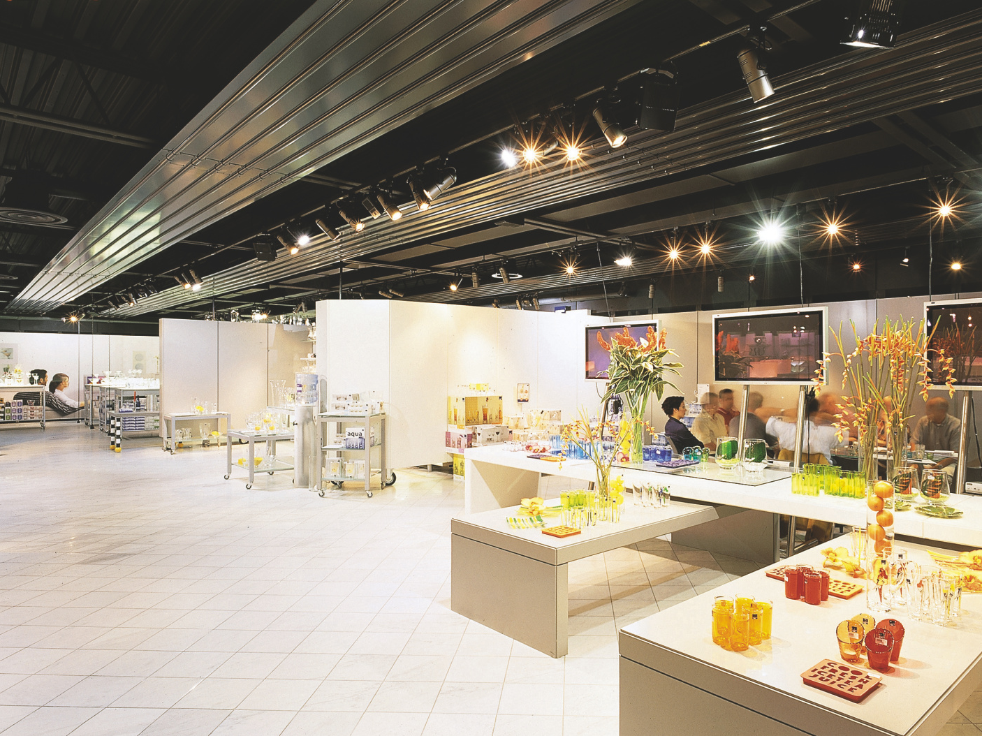 Reference ZBN Heating and cooling ceilings Front view