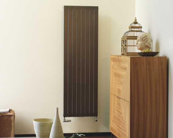 Zehnder_RAD_Nova-Jet-HY_zoom_livingroom_dark brown_print+web Rendering Zehnder Nova Jet Decorative radiator Front view
