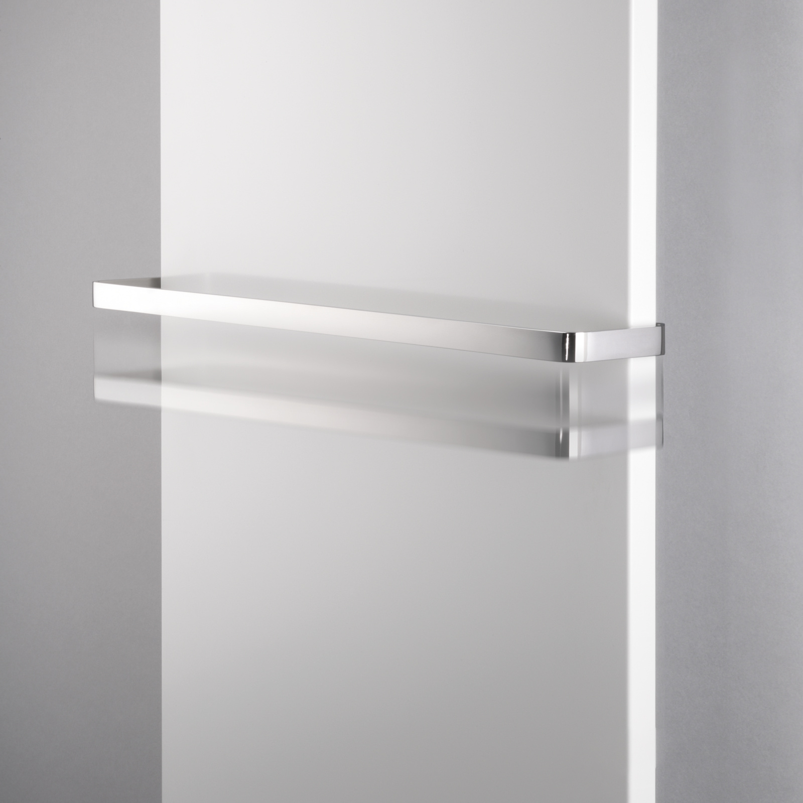 Focus Fina Bar Decorative radiator Side view