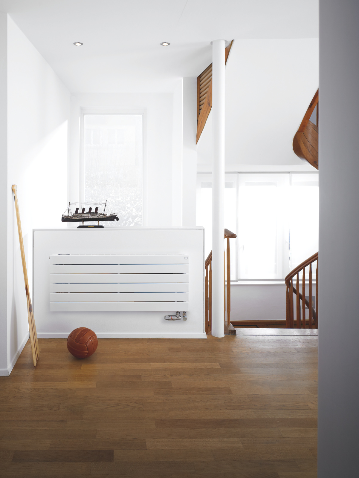 Zehnder_RAD_Nova-Neo-HY_Corridor_VRX Rendering Zehnder Nova Neo Decorative radiator