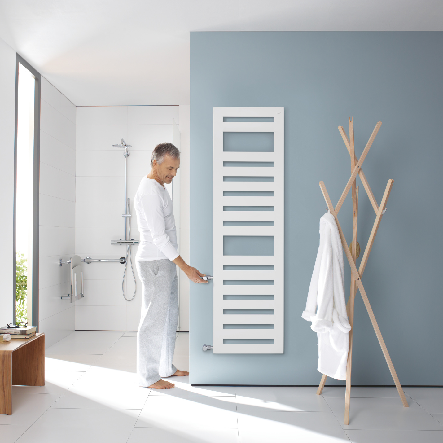 Rendering Zehnder Metropolitan Spa Decorative radiator Front view