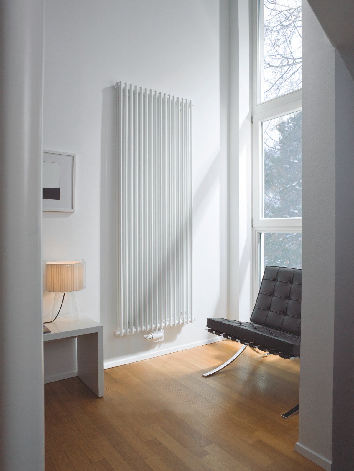 Zehnder_RAD_Charleston-HY_corridor Rendering Zehnder Charleston Decorative radiator Front view