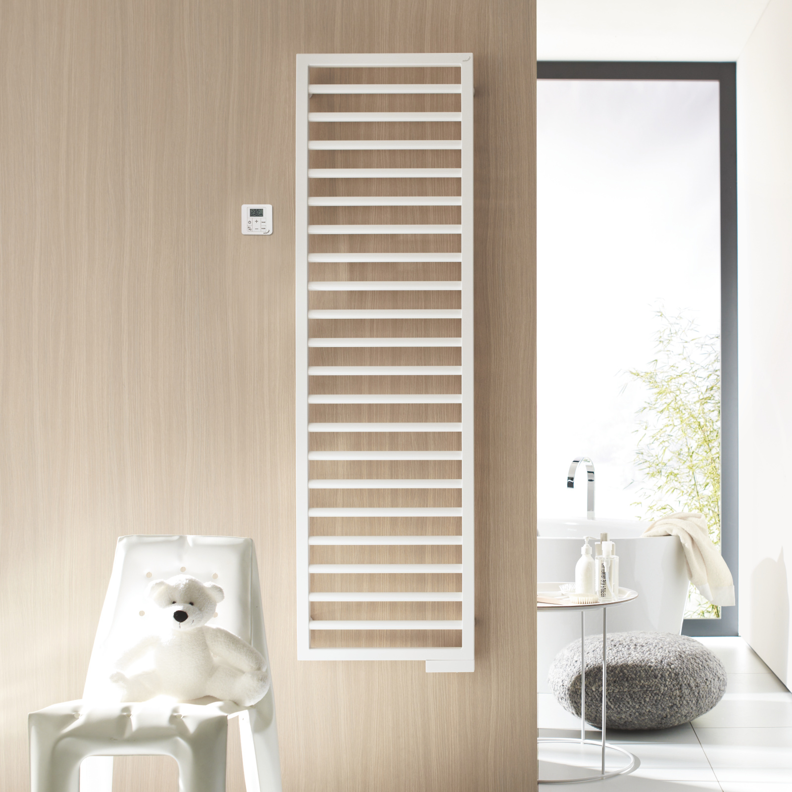 Zehnder_RAD_Subway-EL_RACY-S_living_white_matt_print+web Rendering Decorative radiator