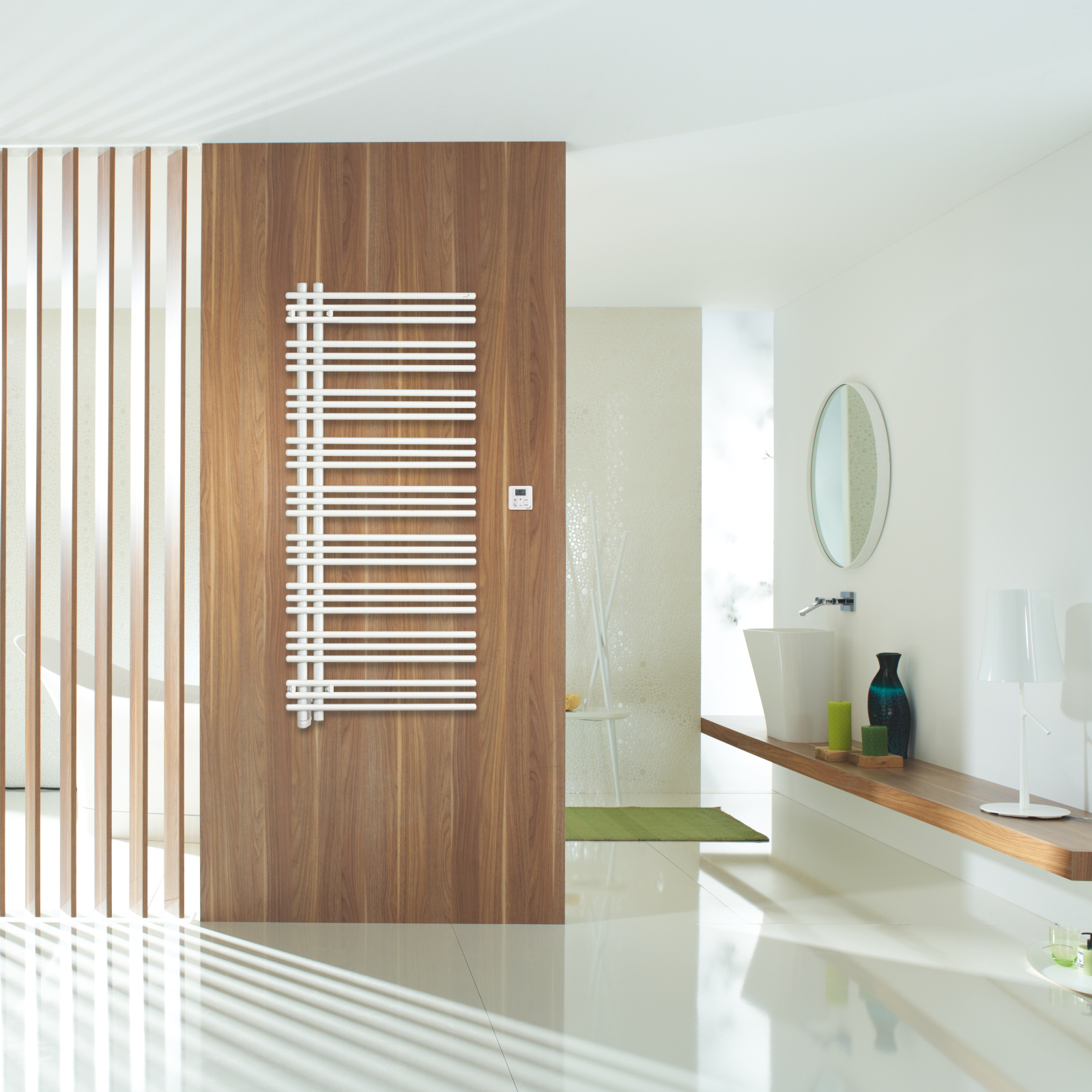 Zehnder_RAD_Yucca-Asym-EL_RACY_white_bathroom_Original_77907_print+web Rendering Zehnder Yucca Asym Decorative radiator