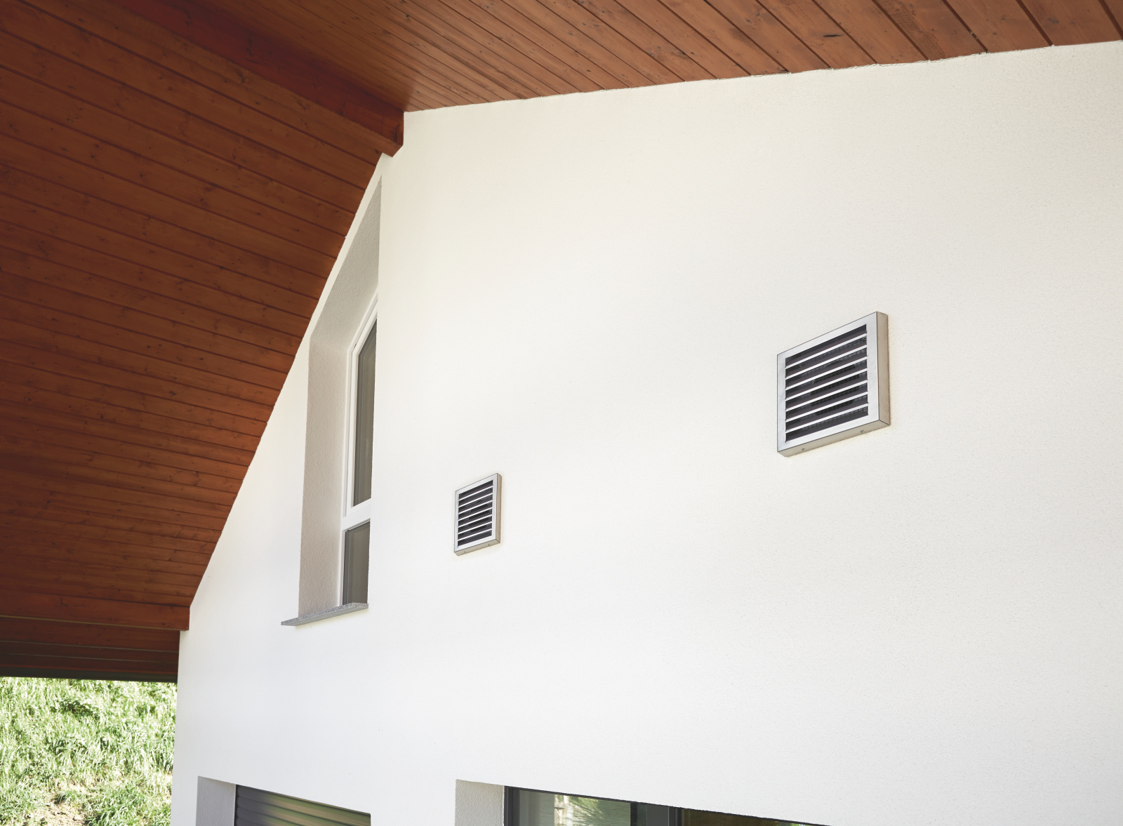 Reference Zehnder ComfoEdge Comfortable indoor ventilation Side view