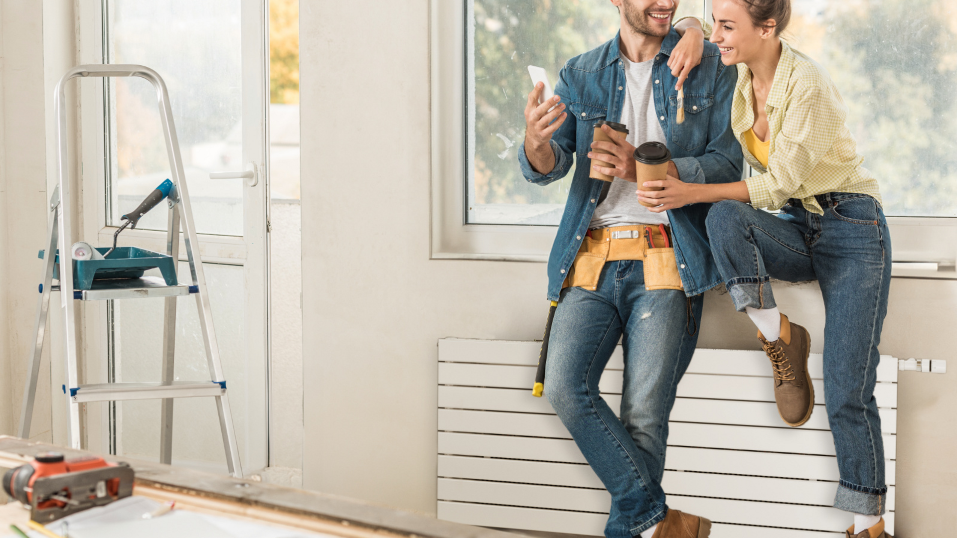 happy young couple, repairment, renovation, Zehnder, Nova Neo, VNX2 059-140 (6610NA500), people, AdobeStock_232260745,